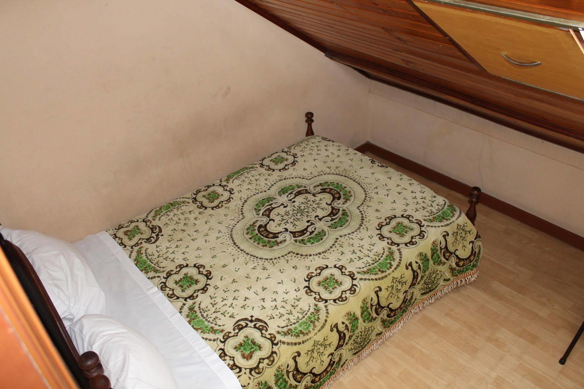 Pensao Franca Guest house 2*
